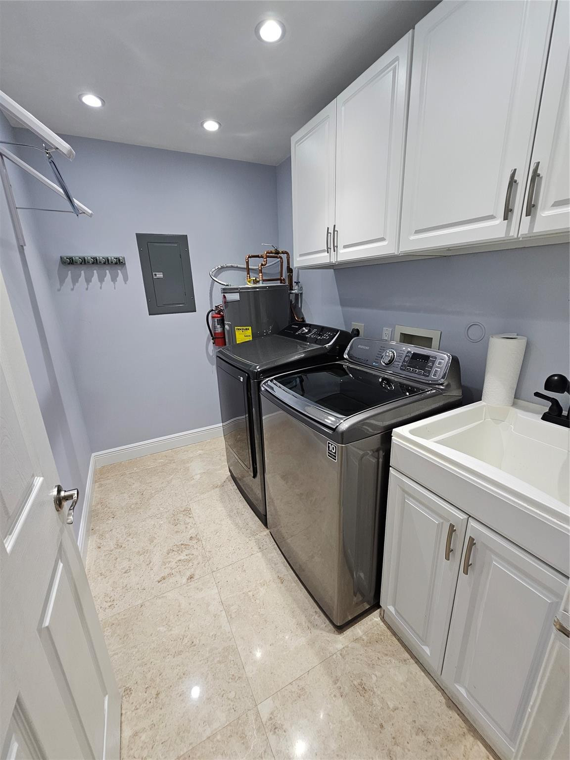 5770 Coach House Circle, Unit F Boca Raton, FL 33486 - Photo 11 of 21 Laundry Room