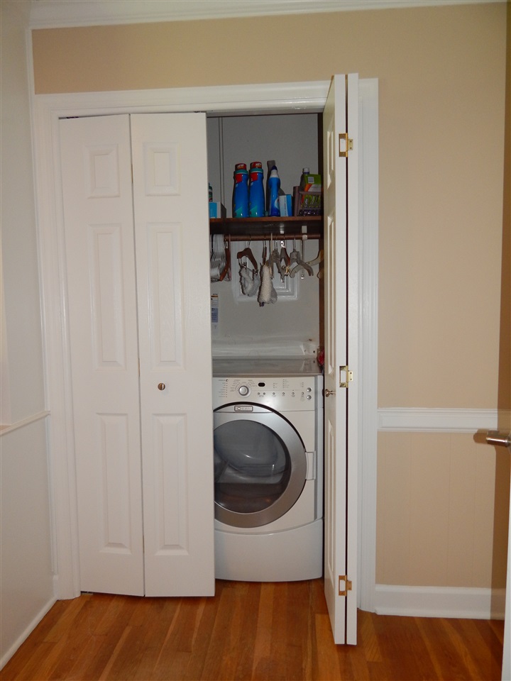 804 Cattle Scales Road Waynesboro, VA 22980 - Photo 22 of 33 a utility room with dryer and washer