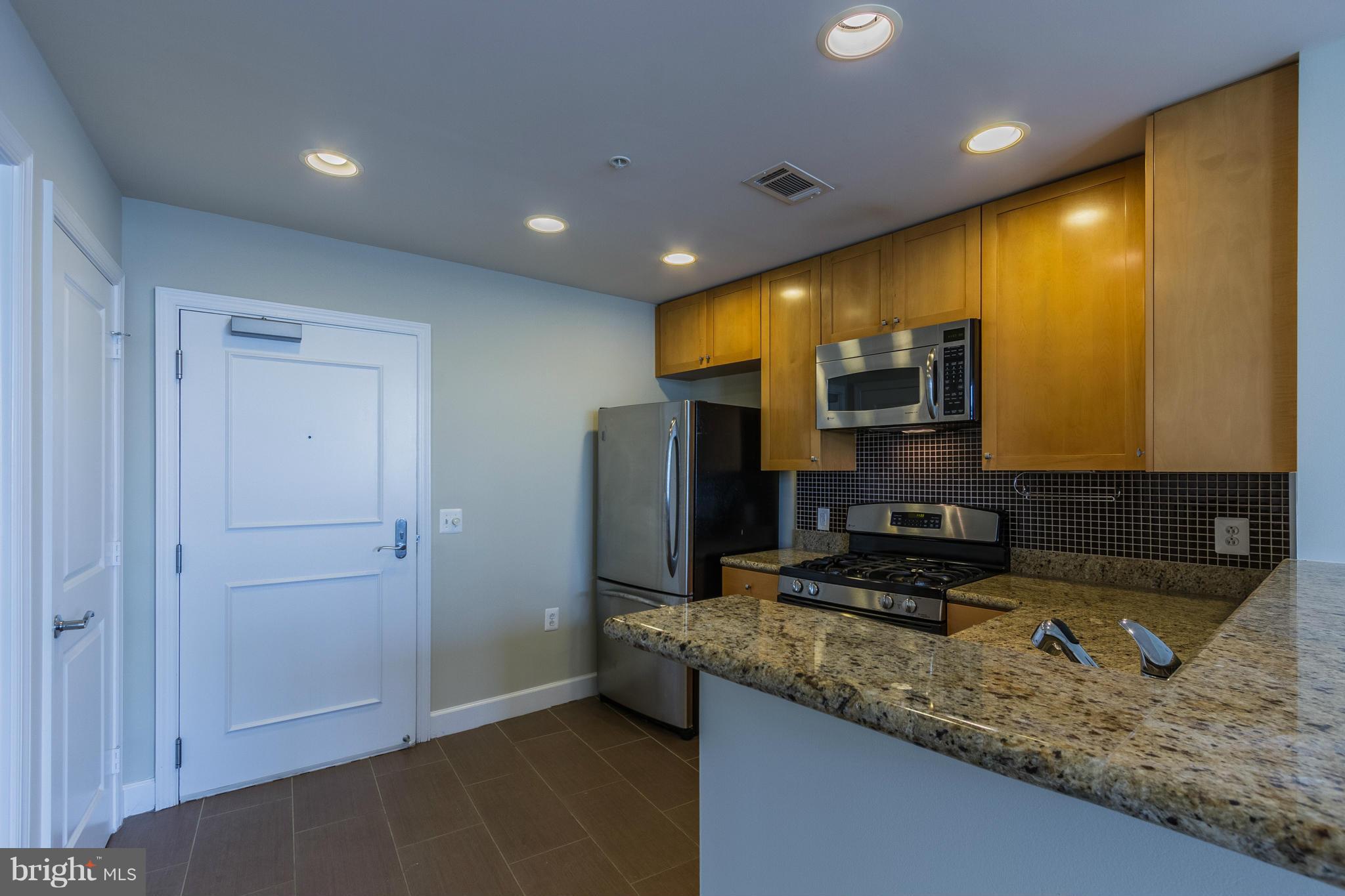 3650 South Glebe Road, Unit 370 Arlington, VA 22202 - Photo 6 of 30 Kitchen