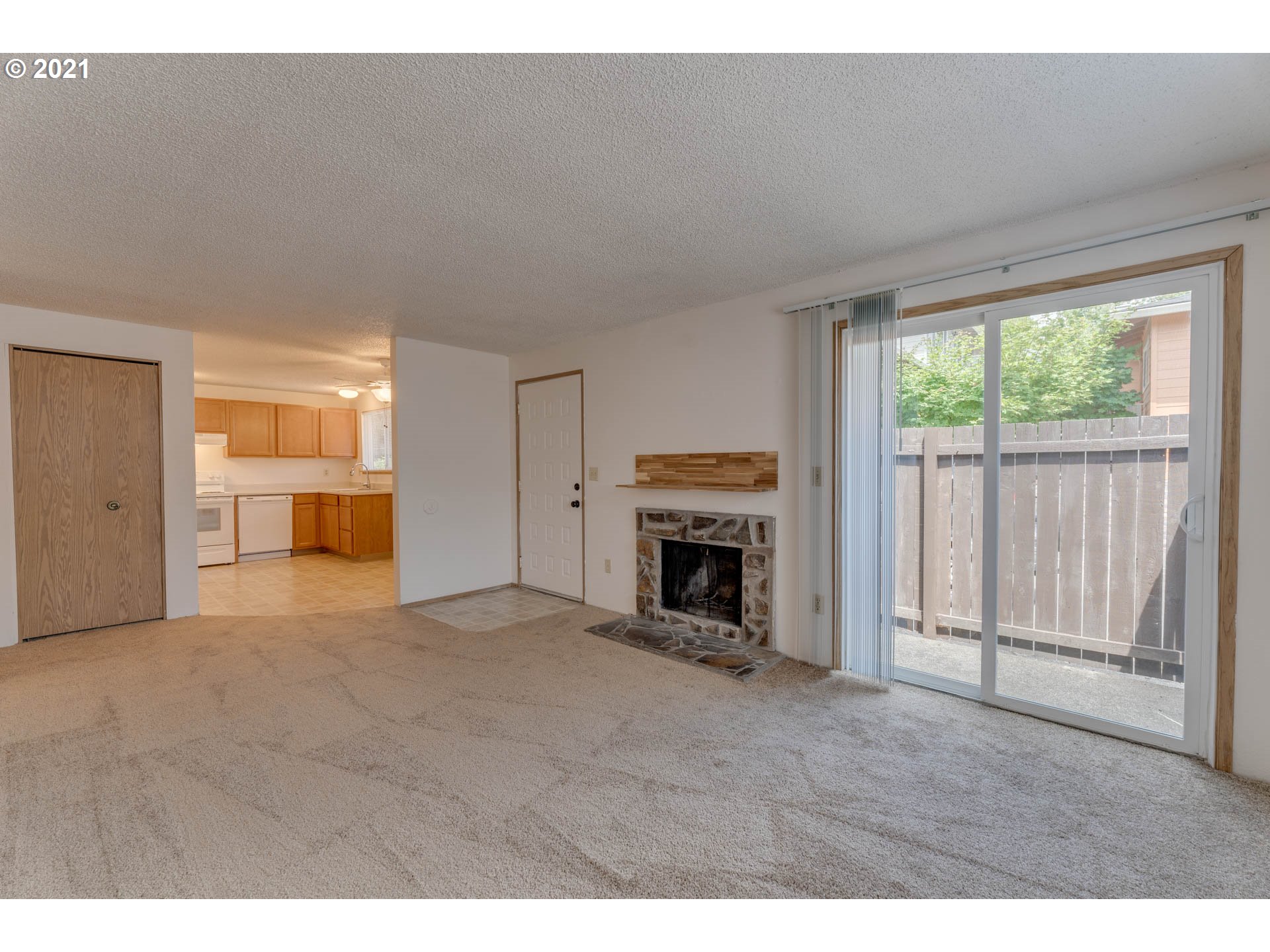 2537 Southwest Spring Garden Street Portland, OR 97219 - Photo 8 of 31 Gallery Image 8