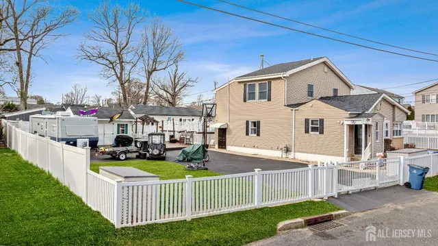 $579,900 | 57 Pacific Boulevard, Keyport, NJ 07735
