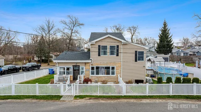 $579,900 | 57 Pacific Boulevard, Keyport, NJ 07735