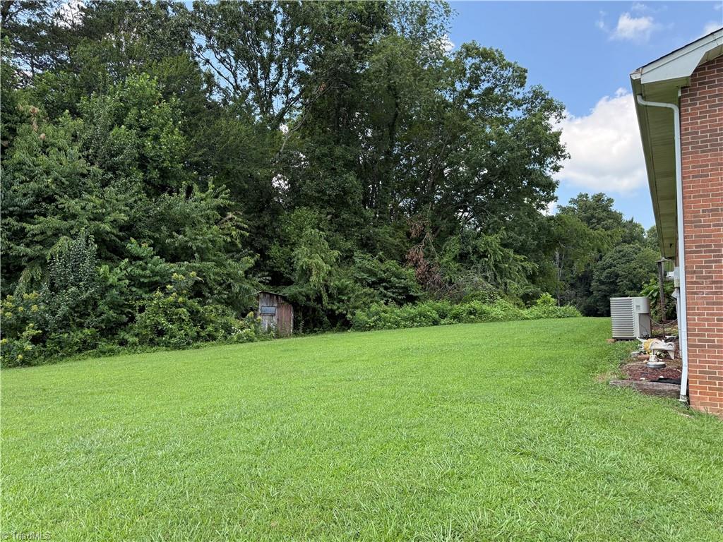 201 Sexton Road Mount Airy, NC 27030 - Photo 6 of 29 Gallery Image 6