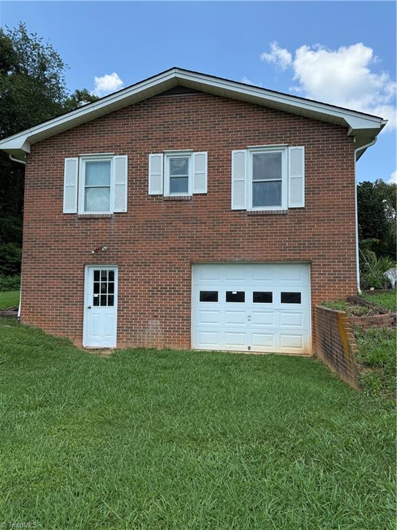 201 Sexton Road Mount Airy, NC 27030 - Photo 7 of 29 Gallery Image 7