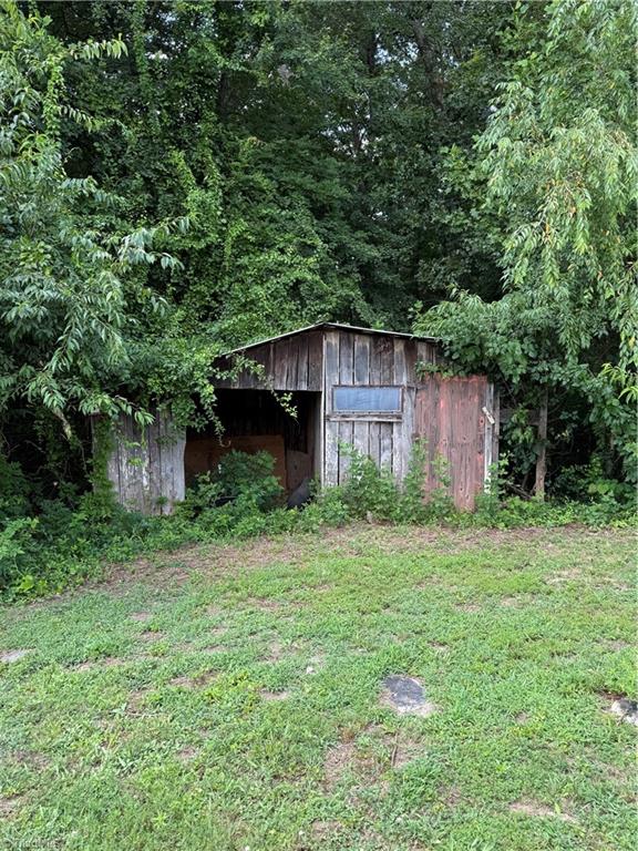 201 Sexton Road Mount Airy, NC 27030 - Photo 8 of 29 Gallery Image 8
