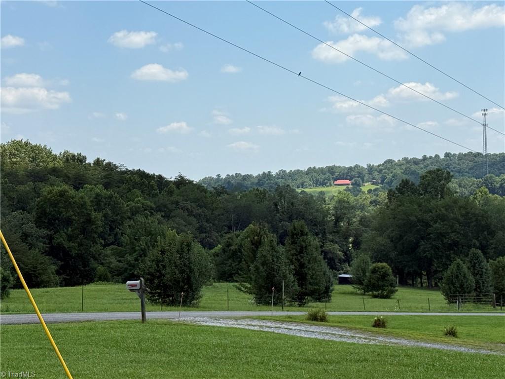 201 Sexton Road Mount Airy, NC 27030 - Photo 10 of 29 Gallery Image 10