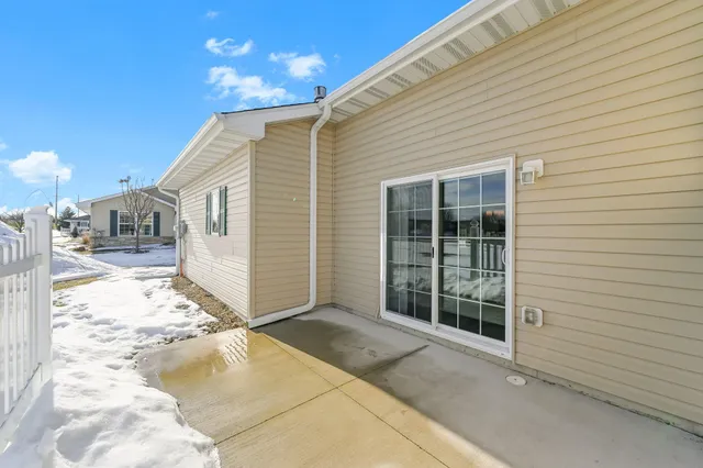$377,000 | 158 Kings Pointe Drive, Delano, MN 55328
