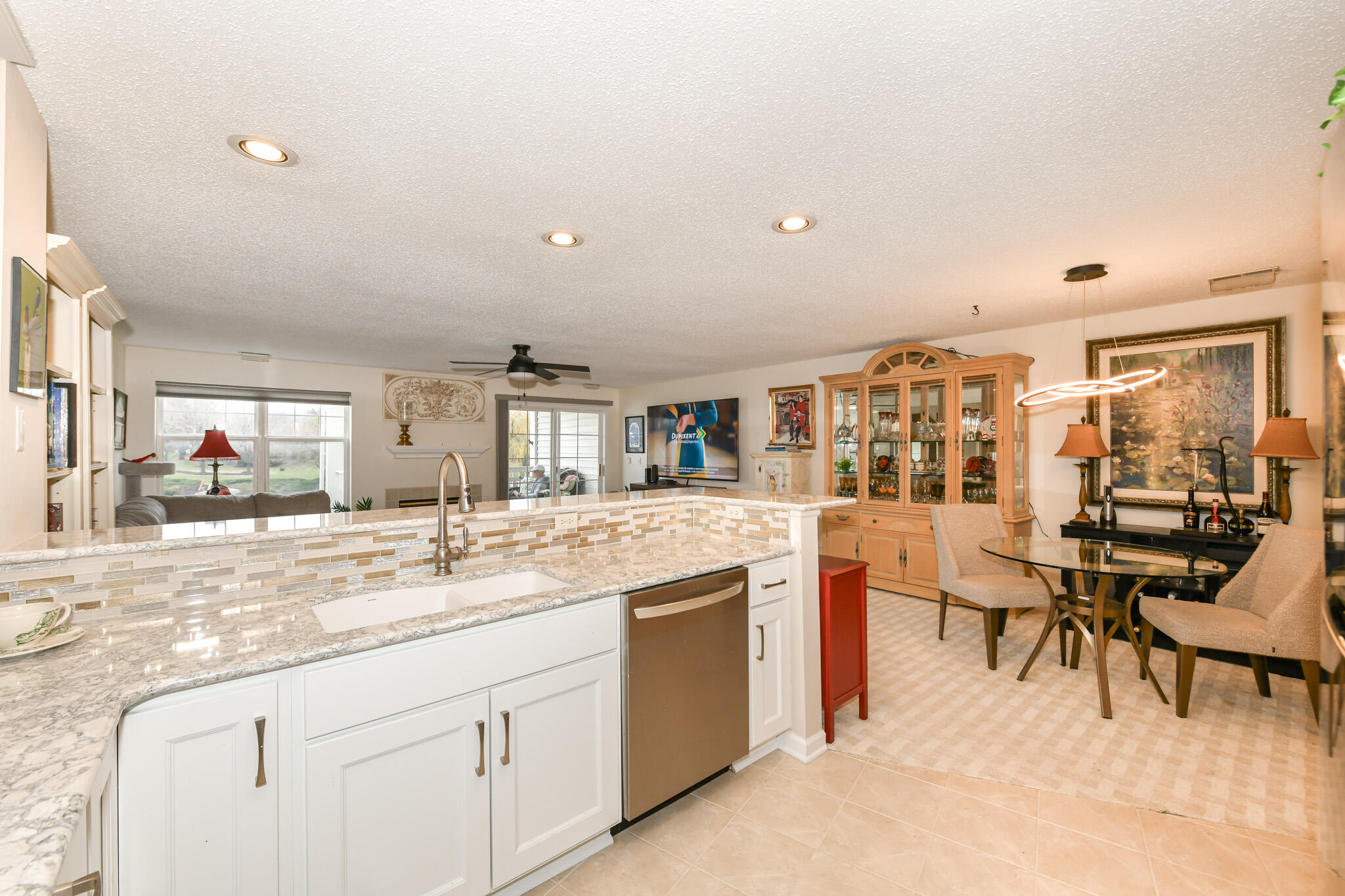 2237 Landings Lane Delavan, WI 53115 - Photo 11 of 41 Kitchen