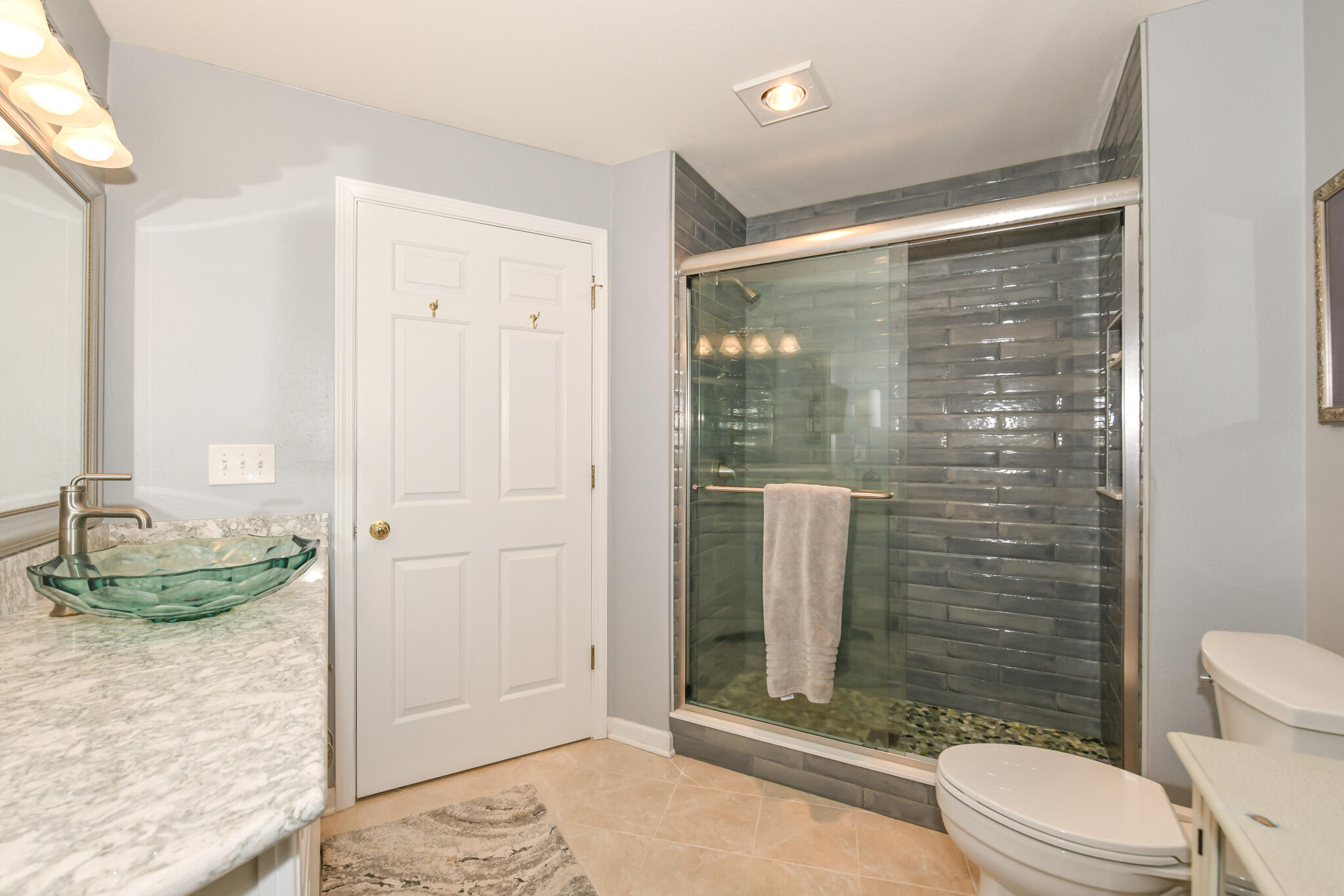 2237 Landings Lane Delavan, WI 53115 - Photo 17 of 41 Owners Bath