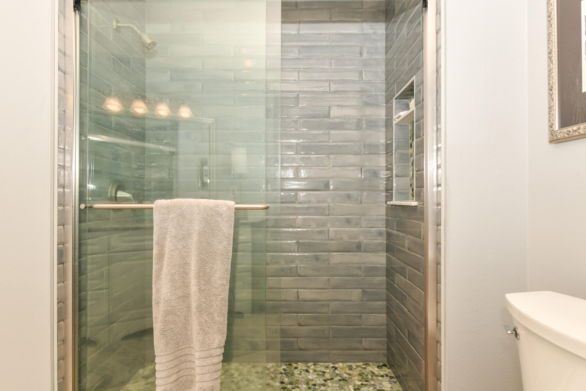 2237 Landings Lane Delavan, WI 53115 - Photo 18 of 41 Owners Bath