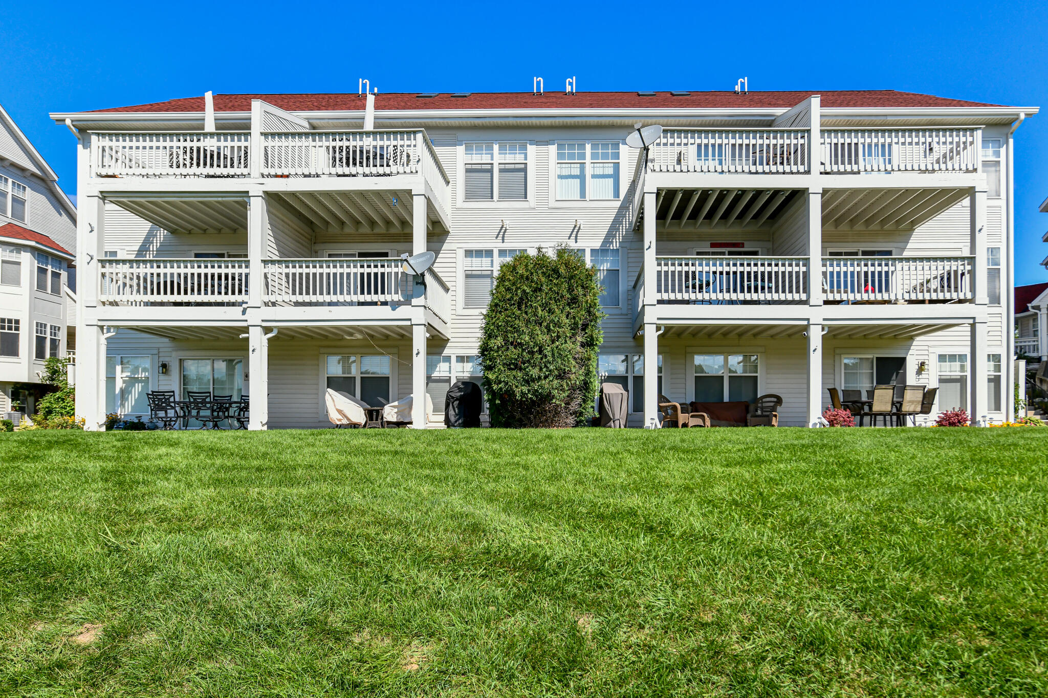 2237 Landings Lane Delavan, WI 53115 - Photo 22 of 41 Rear View