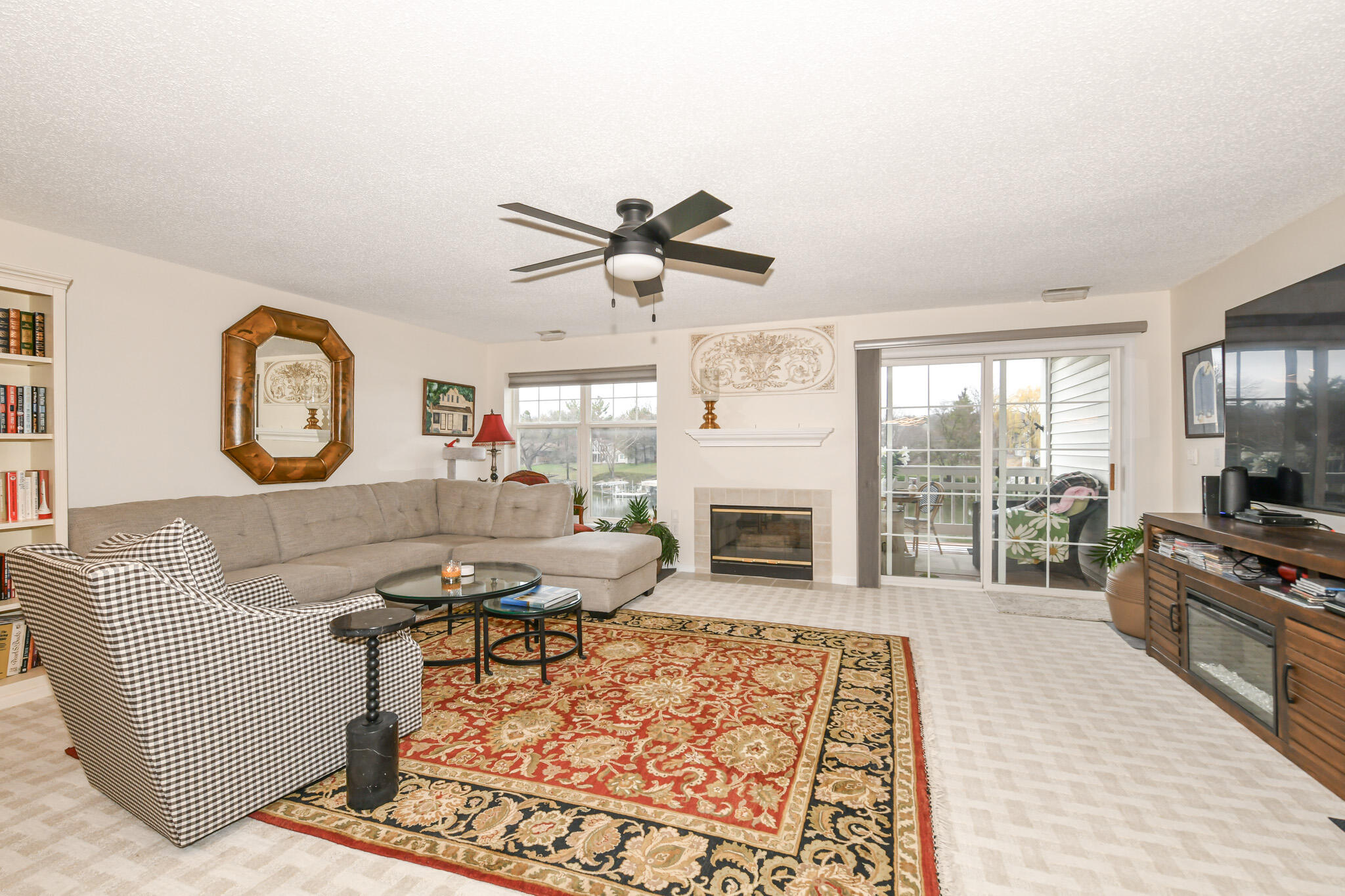 2237 Landings Lane Delavan, WI 53115 - Photo 3 of 41 Living Room