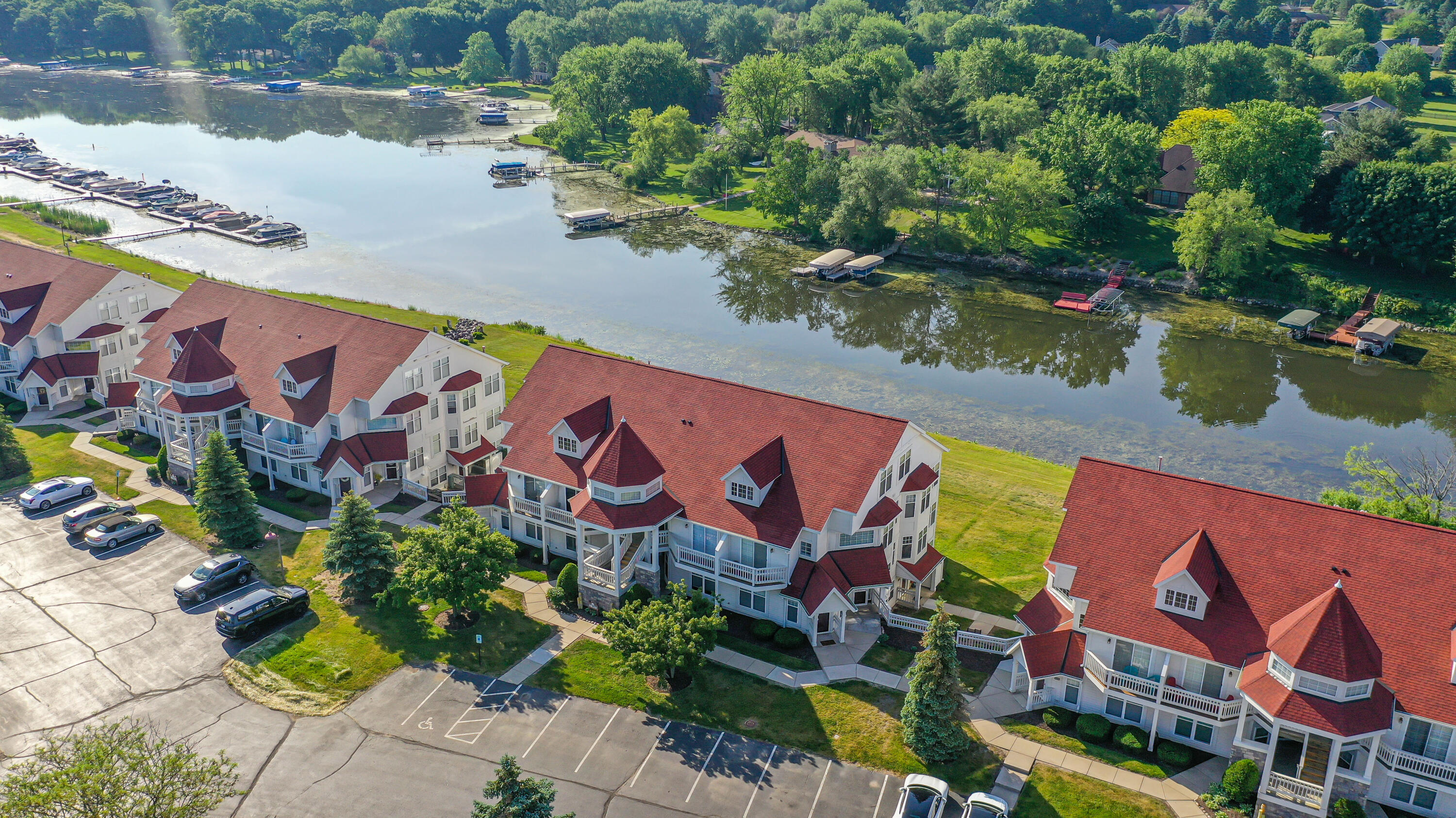 2237 Landings Lane Delavan, WI 53115 - Photo 36 of 41 Aerial View