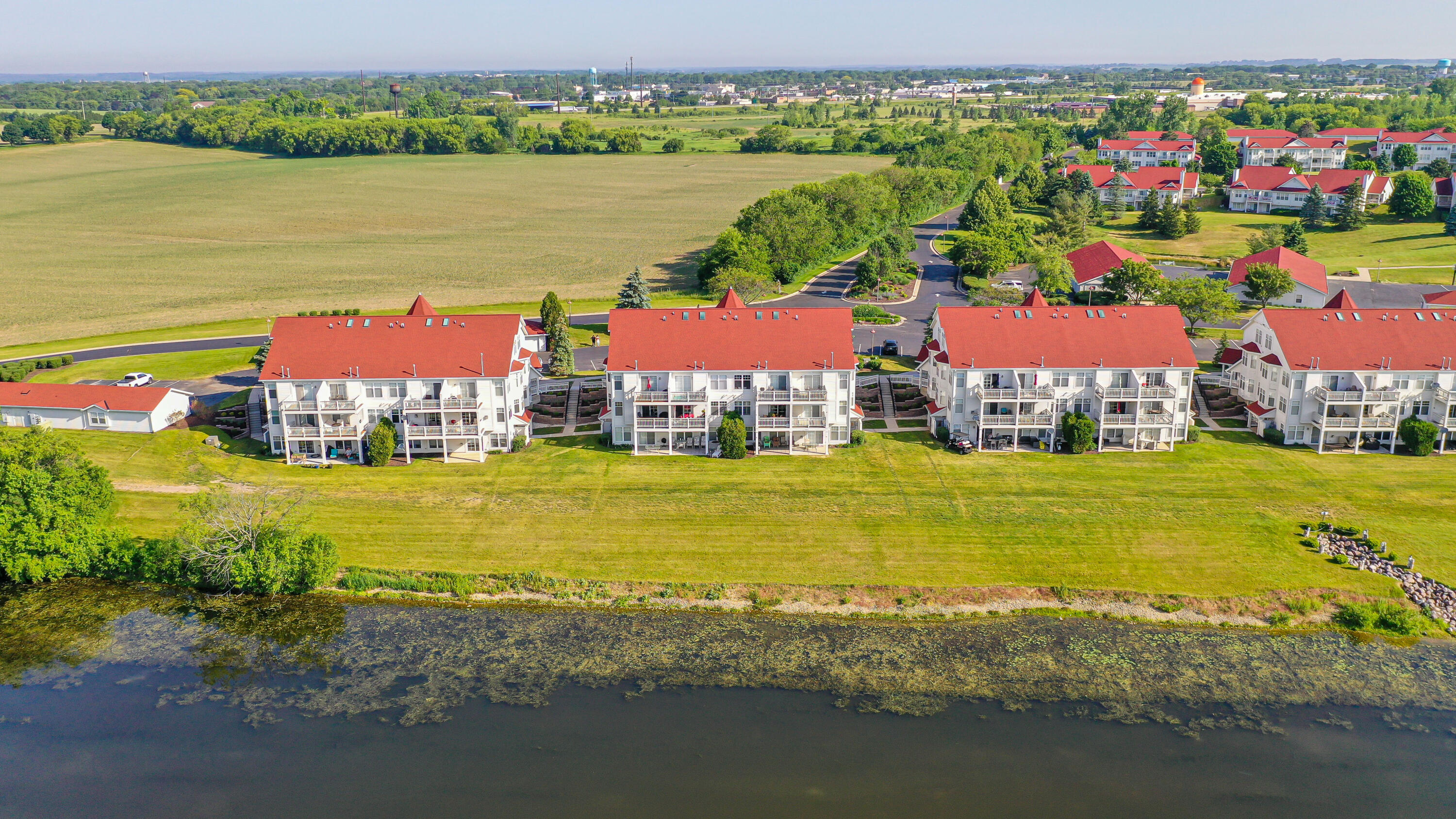 2237 Landings Lane Delavan, WI 53115 - Photo 37 of 41 Aerial View