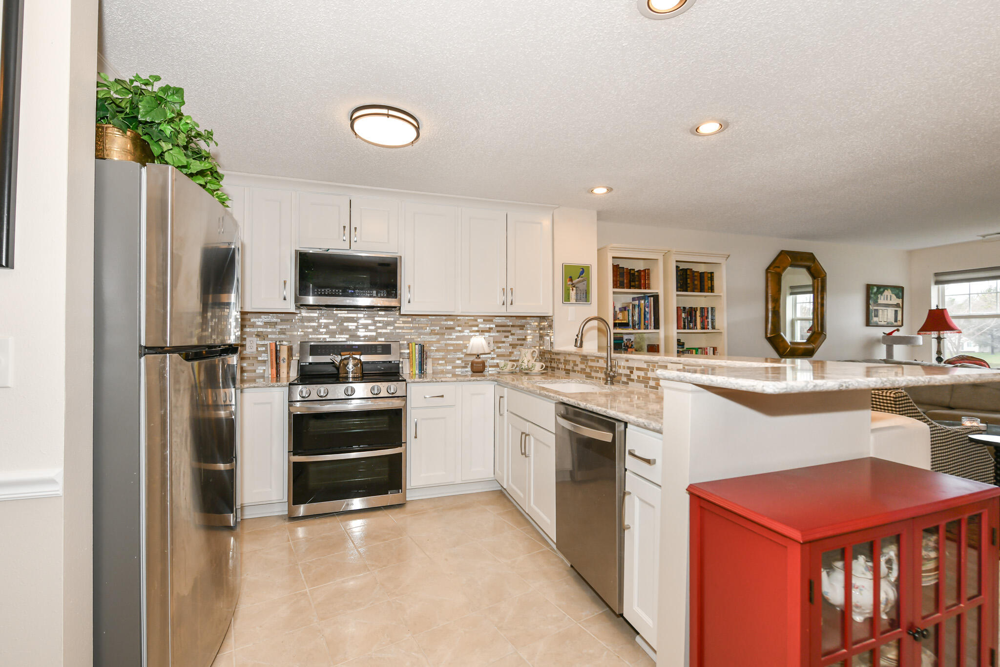 2237 Landings Lane Delavan, WI 53115 - Photo 8 of 41 Kitchen