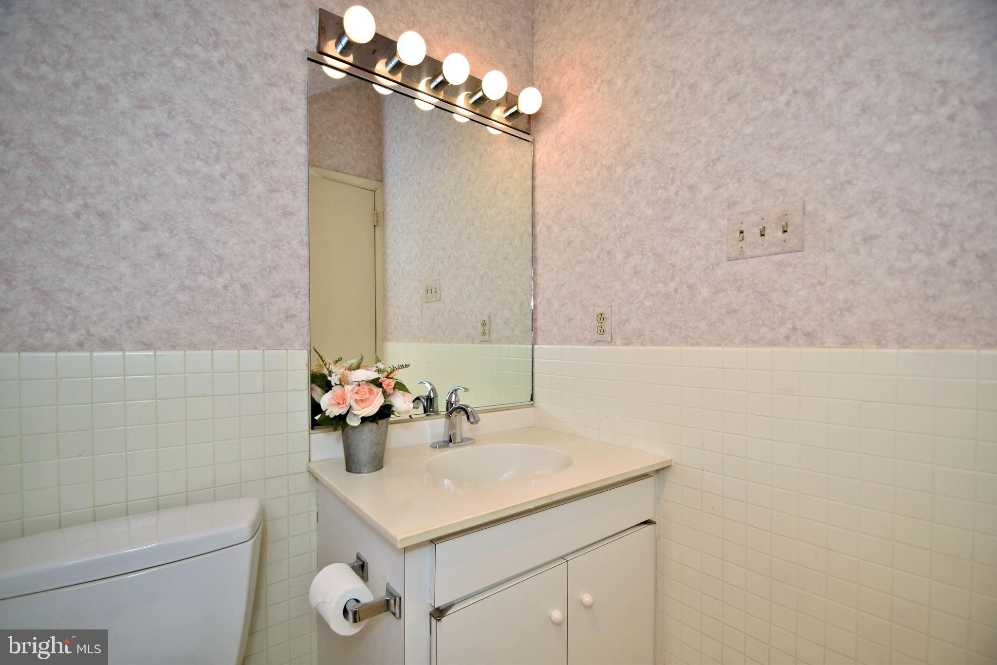 1975 Springer Road Harleysville, PA 19438 - Photo 28 of 33 Upper Level Bathroom