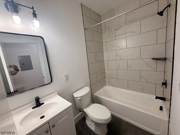 $3,000 | 101 South 8th Street, Newark, NJ 07107
