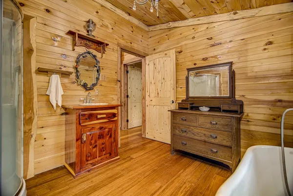 a view of a entryway with furniture