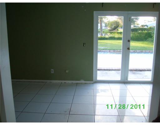 32 Cleveland Road Lake Worth, FL 33467 - Photo 3 of 8 Additional Photo