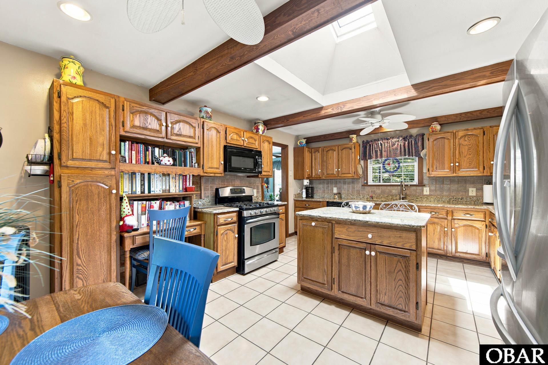 316 Narrow Shore Road, Unit 4 Aydlett, NC 27916 - Photo 17 of 87