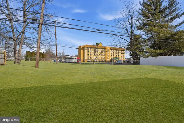 $2,600 | 3731 Dresher Road, Bensalem, PA 19020