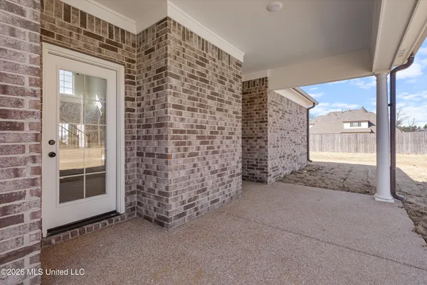 $480,300 | 821 Hazelwood Drive, Lake Cormorant, MS 38641