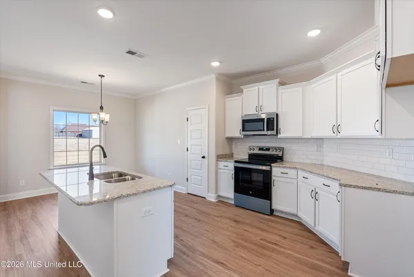$480,300 | 821 Hazelwood Drive, Lake Cormorant, MS 38641