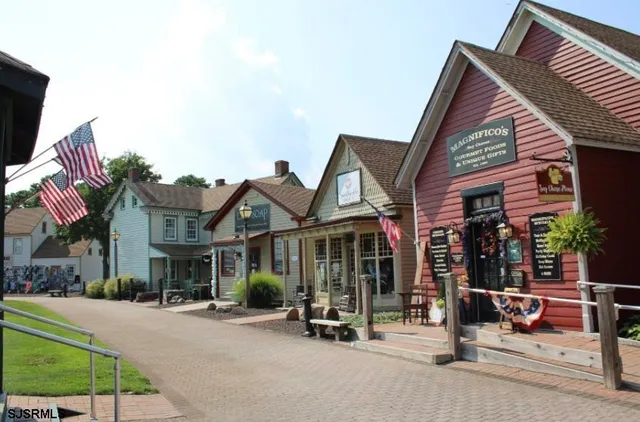 a view of house with a outdoor space