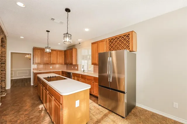 $3,040 | 8336 Mountainview Drive, Dallas, TX 75249