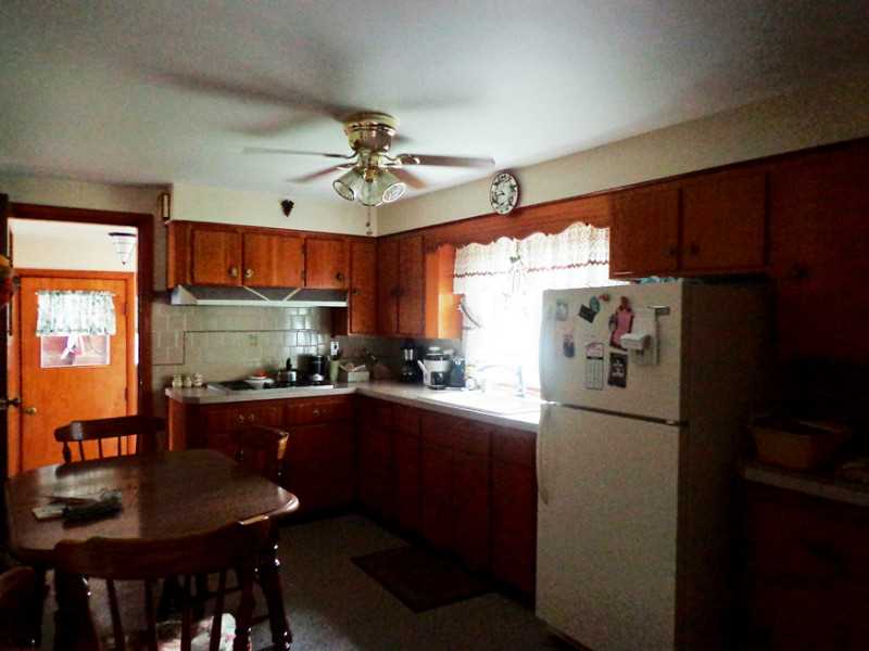 112 Knotty Oak Road Coventry, RI 02816 - Photo 15 of 25 Kitchen.