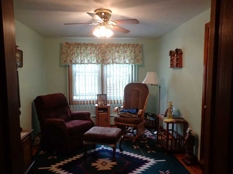 112 Knotty Oak Road Coventry, RI 02816 - Photo 17 of 25 Den/Family/Great Room.