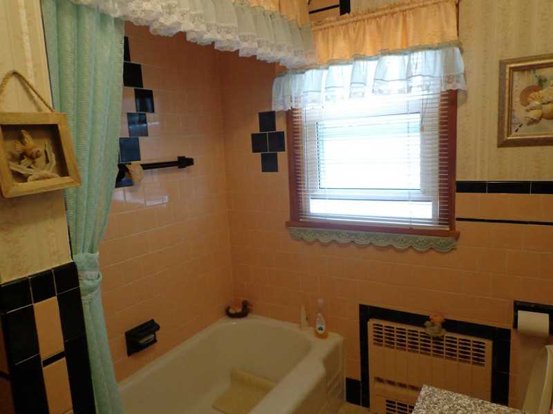 112 Knotty Oak Road Coventry, RI 02816 - Photo 21 of 25 Bathroom.
