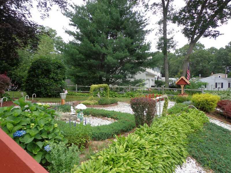 112 Knotty Oak Road Coventry, RI 02816 - Photo 7 of 25 Yard/Garden.