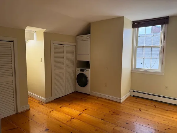 $3,300 | 9 Charles Street, Unit 2, Newburyport, MA 01950