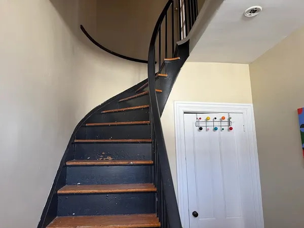 $3,300 | 9 Charles Street, Unit 2, Newburyport, MA 01950