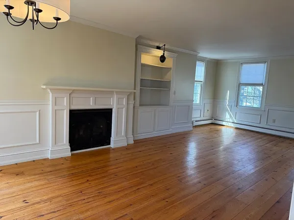 $3,300 | 9 Charles Street, Unit 2, Newburyport, MA 01950