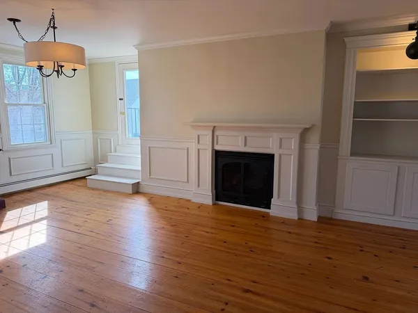 $3,300 | 9 Charles Street, Unit 2, Newburyport, MA 01950