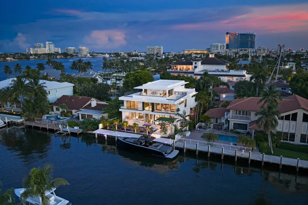 $19,770,000 | 1721 Southeast 11th Street, Fort Lauderdale, FL 33316