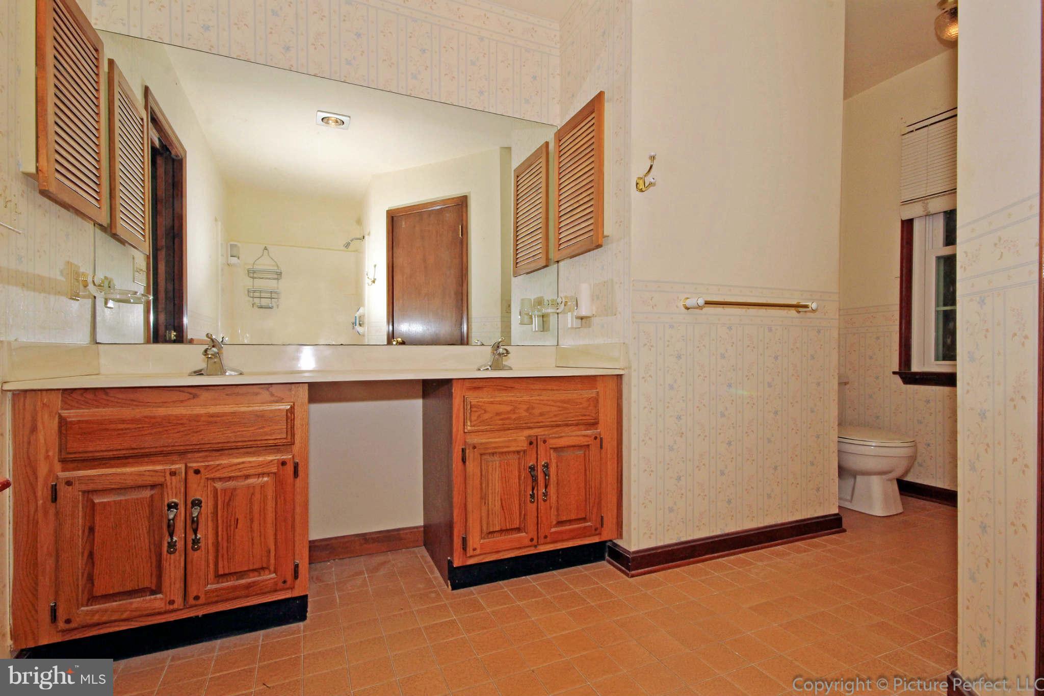 11790 Thomas Spring Road Monrovia, MD 21770 - Photo 14 of 24 Bath (Master)