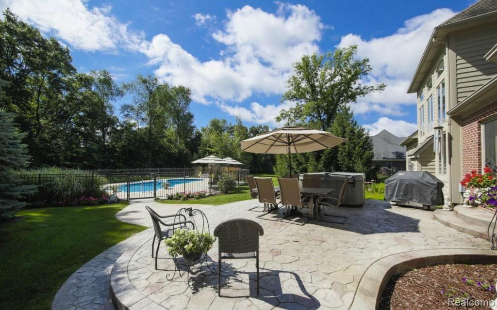 9706 Quail Ridge Run Brighton, MI 48114 - Photo 24 of 29 24-photo-web-1680x1050-364543.jpg