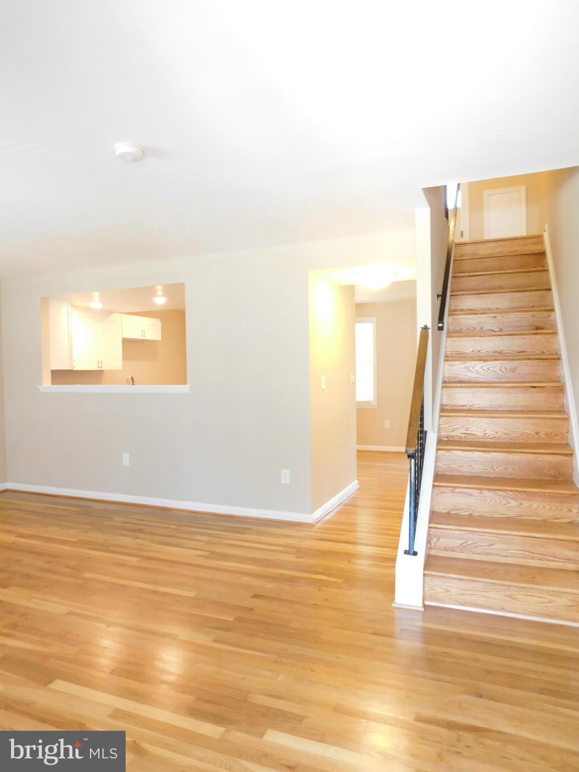 5218 Hillwell Road Baltimore, MD 21229 - Photo 2 of 27 Living Room/Main Entrance