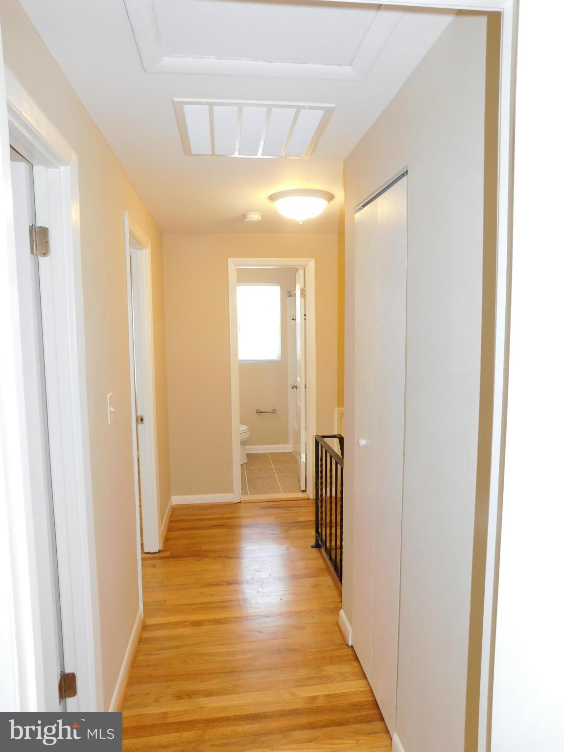 5218 Hillwell Road Baltimore, MD 21229 - Photo 17 of 27 Upper Level Hall