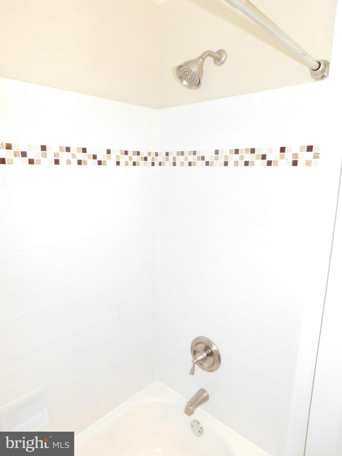 5218 Hillwell Road Baltimore, MD 21229 - Photo 19 of 27 Bath