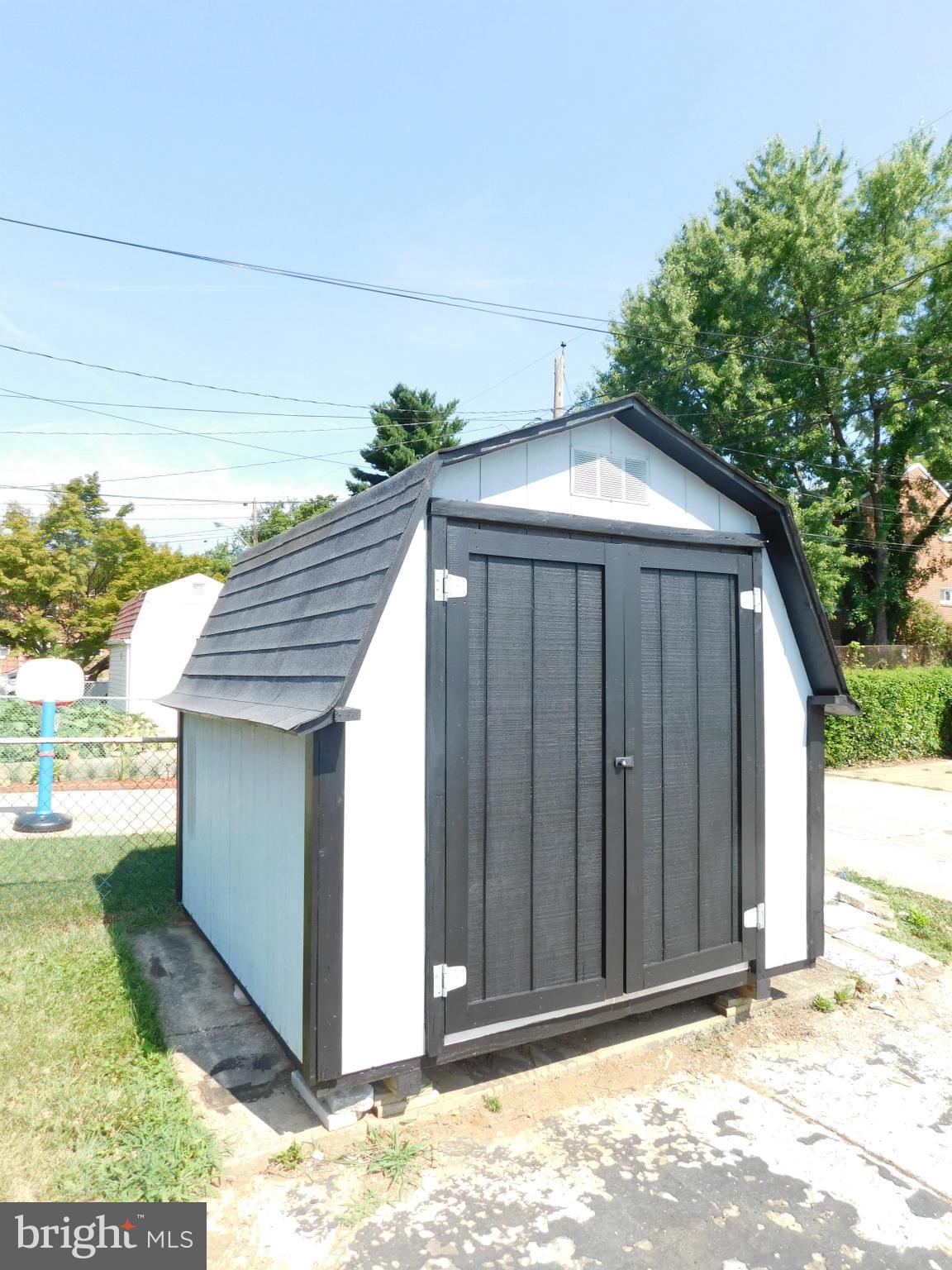 5218 Hillwell Road Baltimore, MD 21229 - Photo 27 of 27 Exterior (Rear)/More Storage