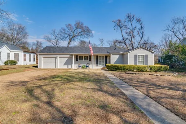 $289,000 | 224 Elm Drive, Terrell, TX 75160