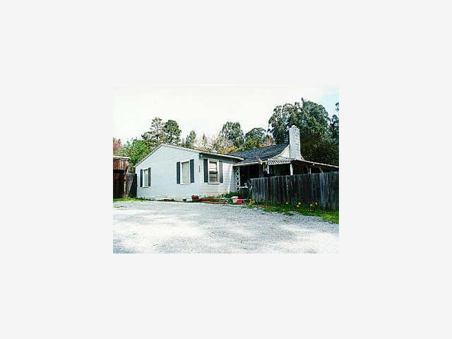 571 A Paradise Road Salinas, CA 93907 - Photo 1 of 1 Gallery Image 1