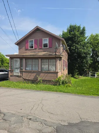 $49,000 | 11 Exchange Street, Presque Isle, ME 04769
