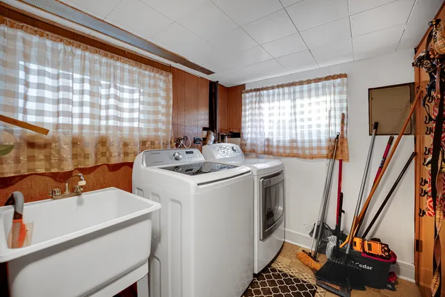 $350,000 | 10505 South Whipple Street, Chicago, IL 60655