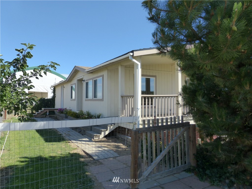 842 Tozer Road Ellensburg, WA 98926 - Photo 1 of 21 Gallery Image 1