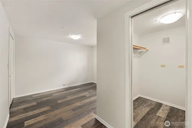 $989,999 | 5400 Crestview Loop Northeast, Olympia, WA 98516